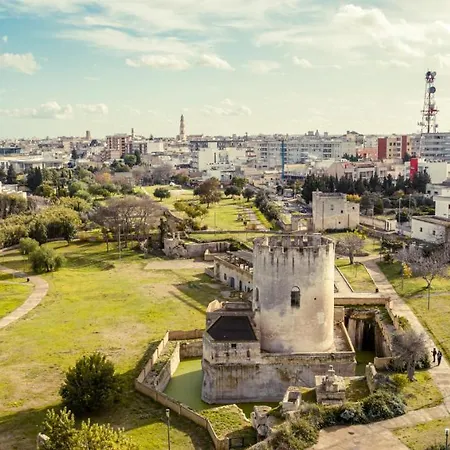 Apartamento Central Flat - Attico Con Patio E Parcheggio Privato Lecce