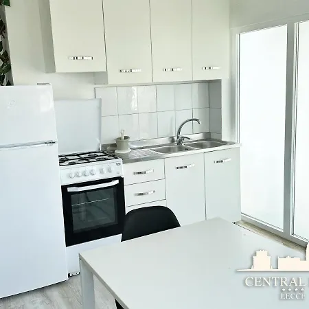 Central Flat - Attico Con Patio E Parcheggio Privato