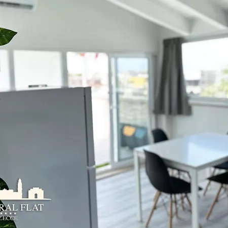 Apartmán Central Flat - Attico Con Patio E Parcheggio Privato *